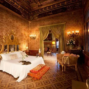 Palazzetto Pisani Grand Canal Venecia